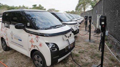Mobil listrik vs fosil