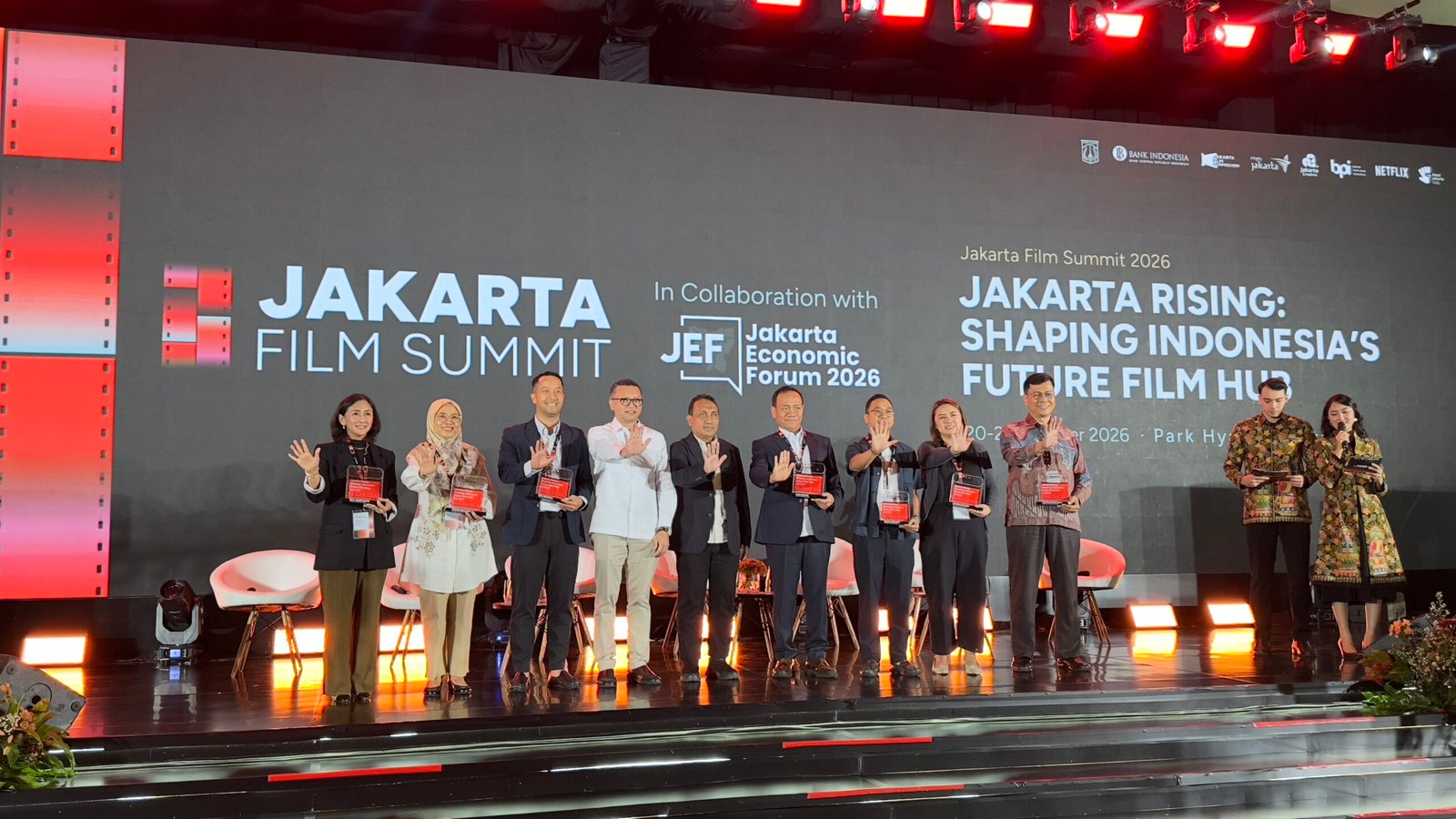 Pilot Dulu, Kredit Kemudian: Membuat Film Bankable Bertahap